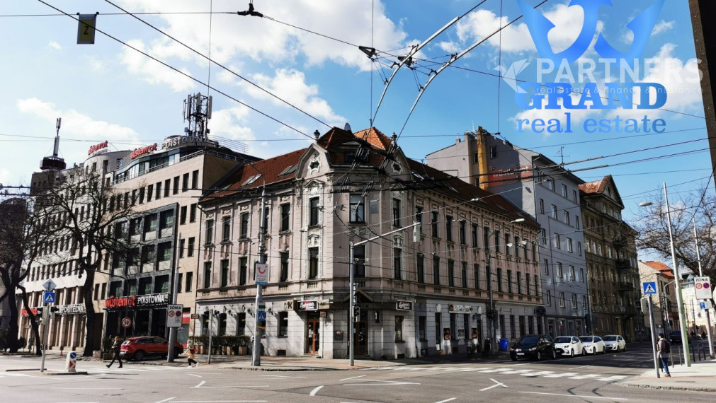 *TOP ZABEHNUTÁ NEAPOLSKÁ PIZZERIA + BÝVANIE* MLYNSKĚ NIVY, BRATISLAVA, Reštaurácia+Byt, 117m2, uprostred business zóny, or