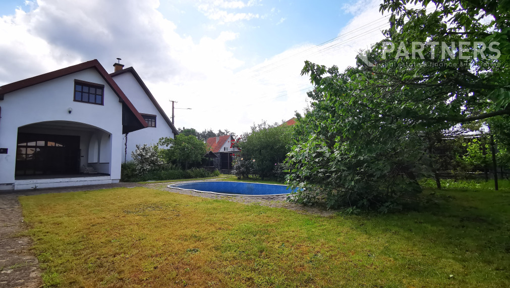 HOT PONUKA ! PLAVECKÝ ŠTVRTOK, 7i RODINNÝ DOM, 274 m², príjemné prostredie, záhrada s bazénom, or