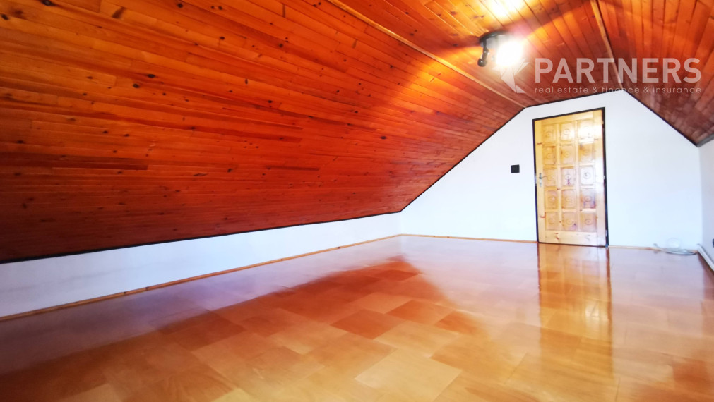 HOT PONUKA ! PLAVECKÝ ŠTVRTOK, 7i RODINNÝ DOM, 274 m², príjemné prostredie, záhrada s bazénom, or