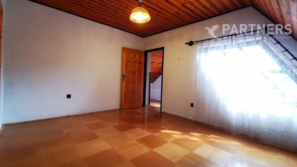 HOT PONUKA ! PLAVECKÝ ŠTVRTOK, 7i RODINNÝ DOM, 274 m², príjemné prostredie, záhrada s bazénom, or