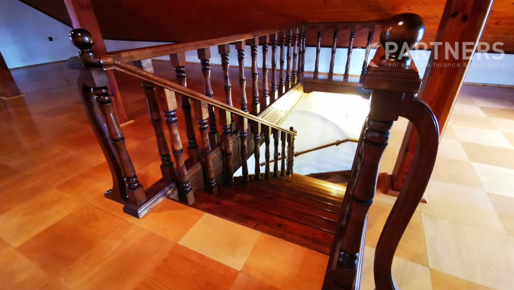 HOT PONUKA ! PLAVECKÝ ŠTVRTOK, 7i RODINNÝ DOM, 274 m², príjemné prostredie, záhrada s bazénom, or