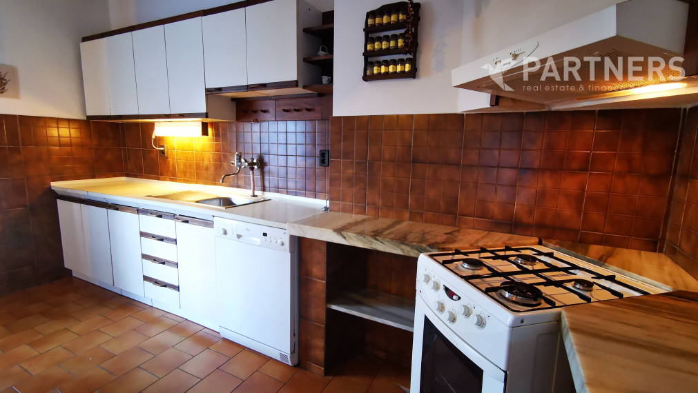 HOT PONUKA ! PLAVECKÝ ŠTVRTOK, 7i RODINNÝ DOM, 274 m², príjemné prostredie, záhrada s bazénom, or