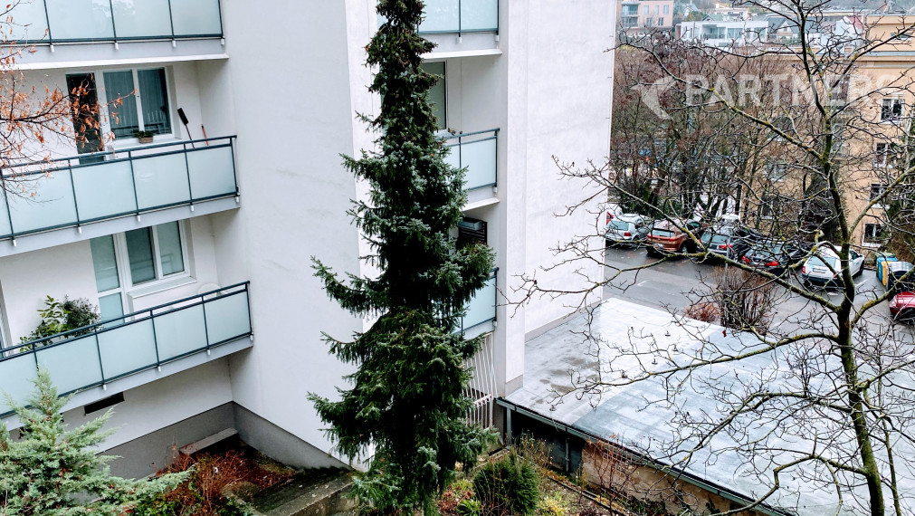 KRÁSNA LOKALITA ! ZA SOKOLOVŇOU, 3i byt s veľkým balkónom