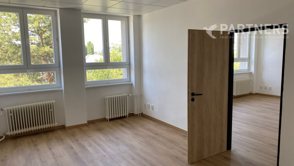 NOVOZREKONŠTRUOVANÉ KANCELÁRIE NA PRENÁJOM ! GALVÁNIHO, az