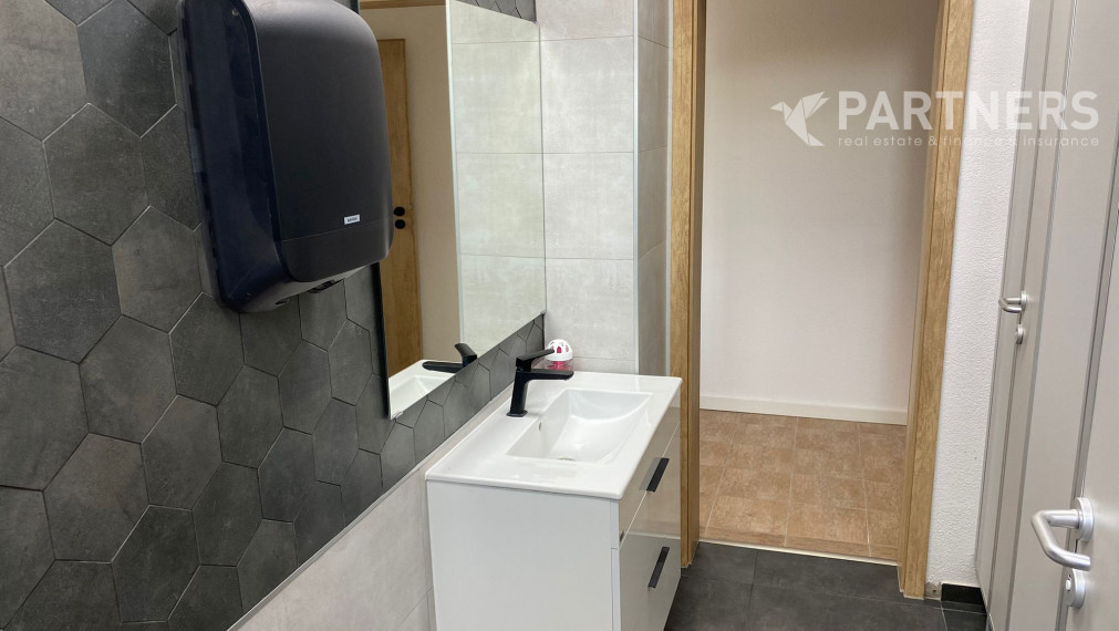 NOVOZREKONŠTRUOVANÉ KANCELÁRIE NA PRENÁJOM ! GALVÁNIHO, az