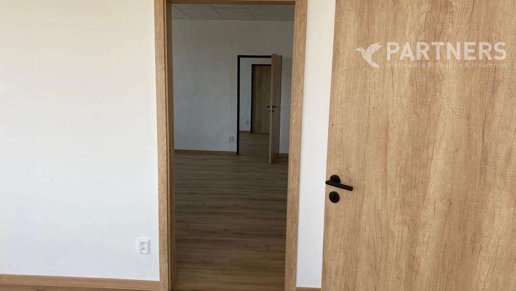 NOVOZREKONŠTRUOVANÉ KANCELÁRIE NA PRENÁJOM ! GALVÁNIHO, az