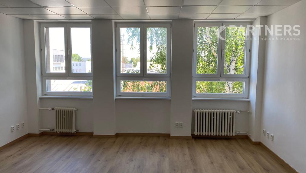 NOVOZREKONŠTRUOVANÉ KANCELÁRIE NA PRENÁJOM ! GALVÁNIHO, az