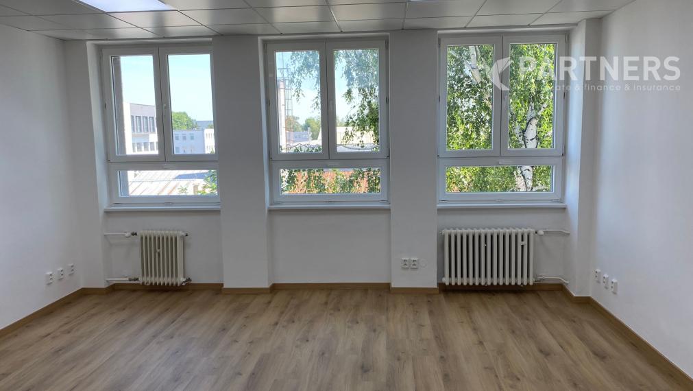 NOVOZREKONŠTRUOVANÉ KANCELÁRIE NA PRENÁJOM ! GALVÁNIHO, az