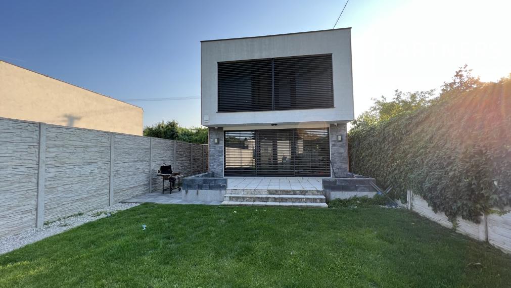 NOVOSTAVBA SKOLAUDOVANÉHO 4i RD V RUŽINOVE - OBLASŤ DOMOVÉ ROLE! az