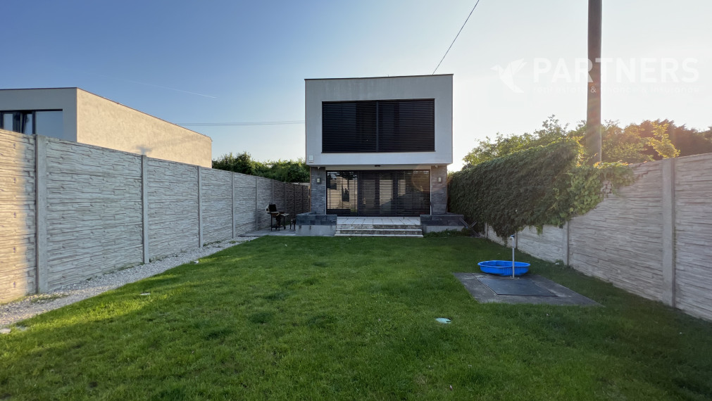 NOVOSTAVBA SKOLAUDOVANÉHO 4i RD V RUŽINOVE - OBLASŤ DOMOVÉ ROLE! az