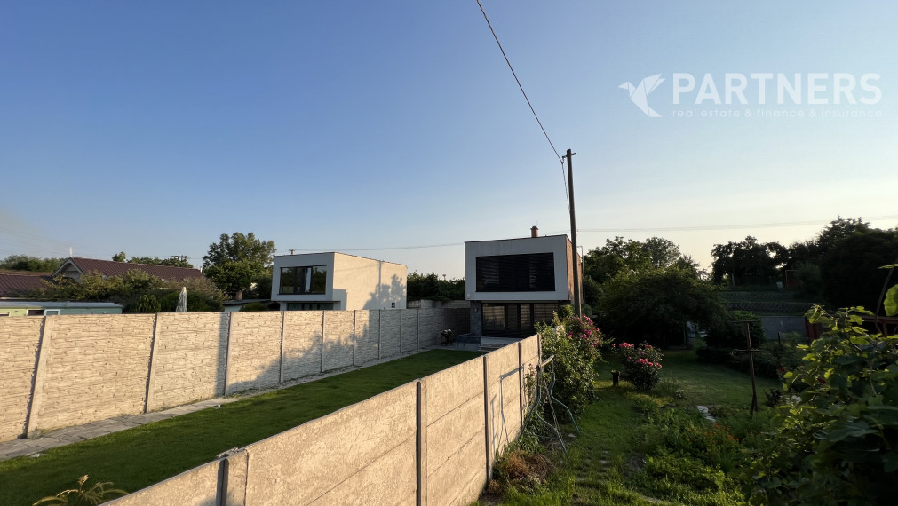 NOVOSTAVBA SKOLAUDOVANÉHO 4i RD V RUŽINOVE - OBLASŤ DOMOVÉ ROLE! az