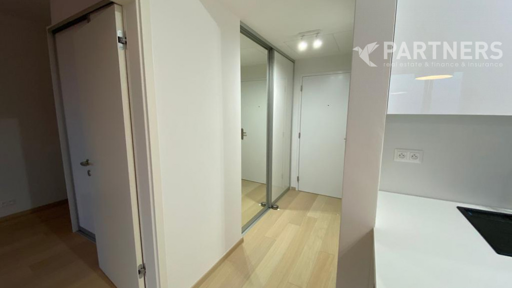 SKYPARK ! PRENÁJOM! 2i BYT s PARKINGOM! KOMPLET ZARIADENÝ!az