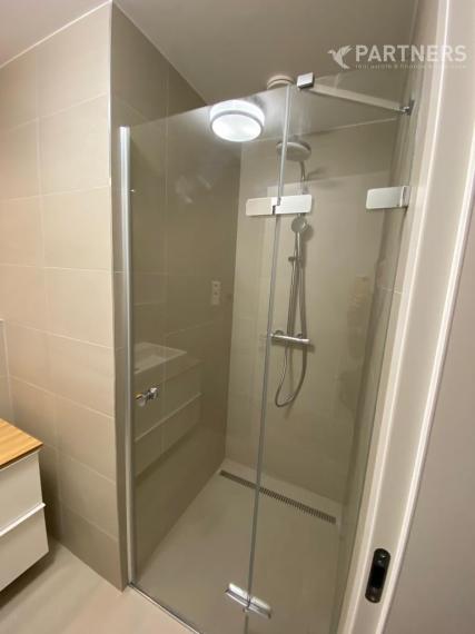 SKYPARK ! PRENÁJOM! 2i BYT s PARKINGOM! KOMPLET ZARIADENÝ!az