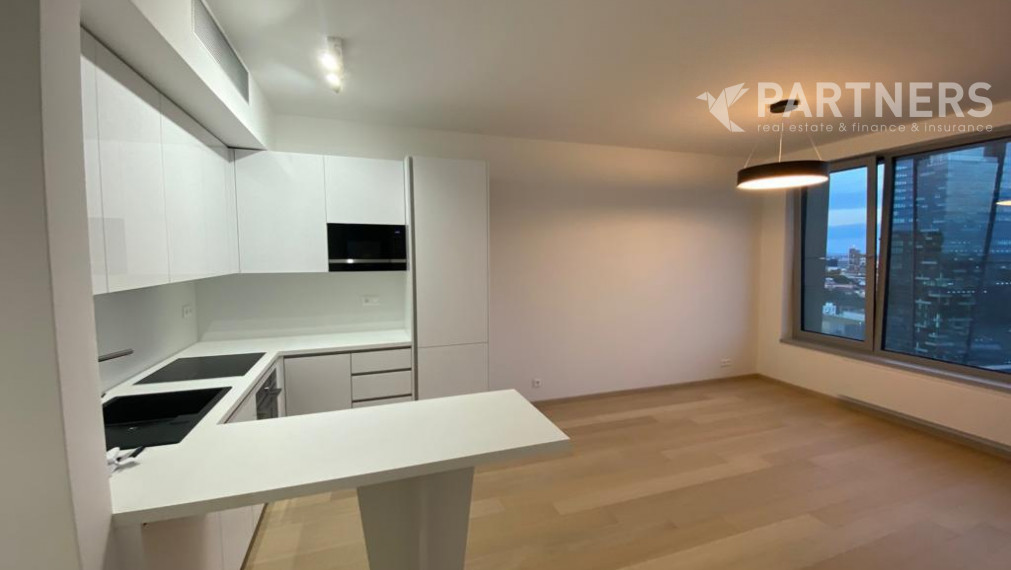 SKYPARK ! PRENÁJOM! 2i BYT s PARKINGOM! KOMPLET ZARIADENÝ!az