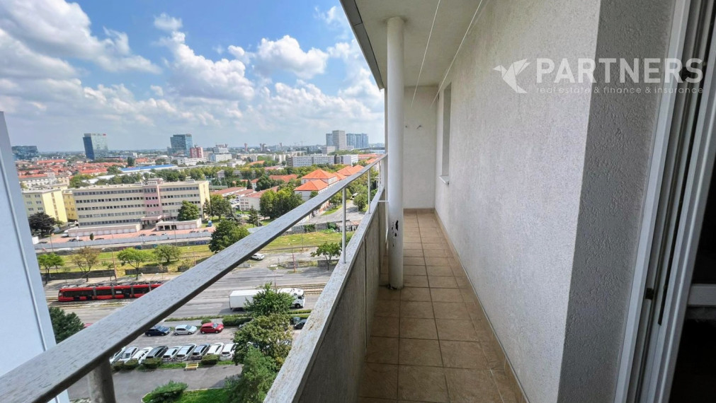 DOBRÁ CENA a TOP VÝHĽAD ! 3i BYT S BALKÓNOM, RAČIANSKÁ ul., BA III