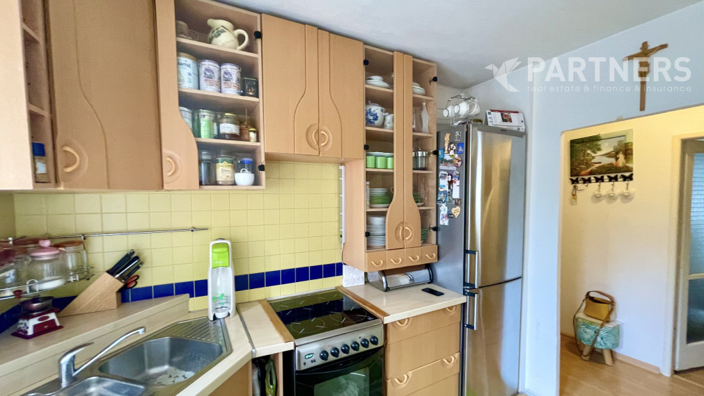 Kysucké Nové Mesto CENTRUM - Útulný 3 izbový byt aj s parkovacím státím v tehlovom bytovom dome! zj