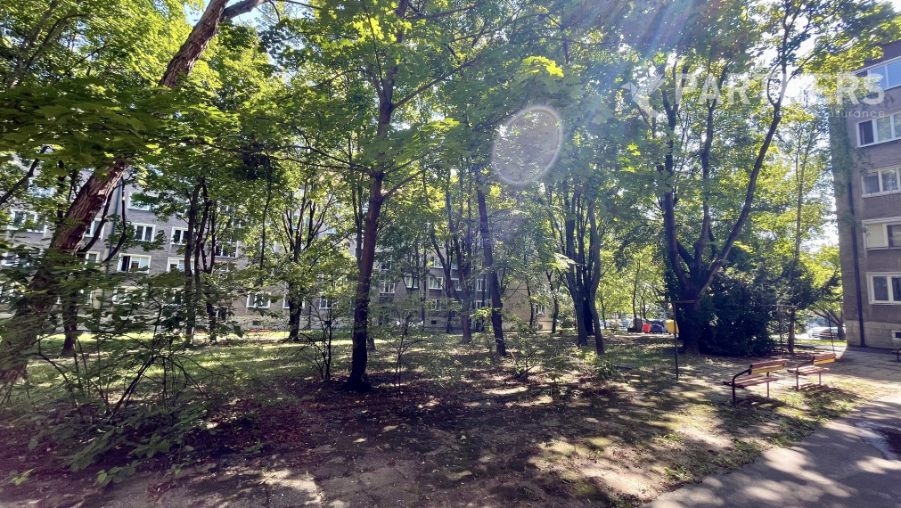 RAČIANSKE MÝTO, PRIESTRANNÝ 3 izb. BYT v tehlovom bytovom dome! zj