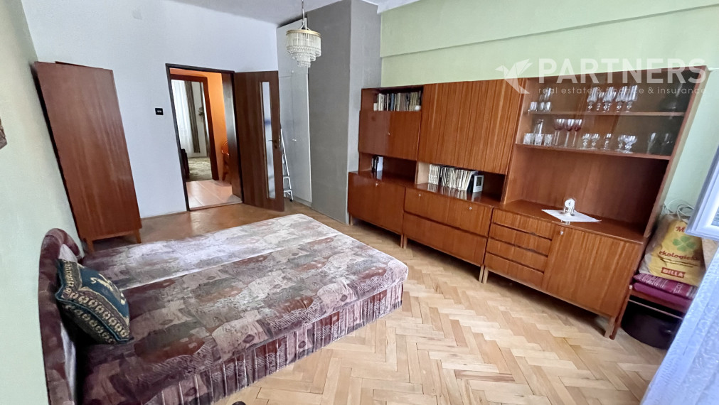 RAČIANSKE MÝTO, PRIESTRANNÝ 3 izb. BYT v tehlovom bytovom dome! zj