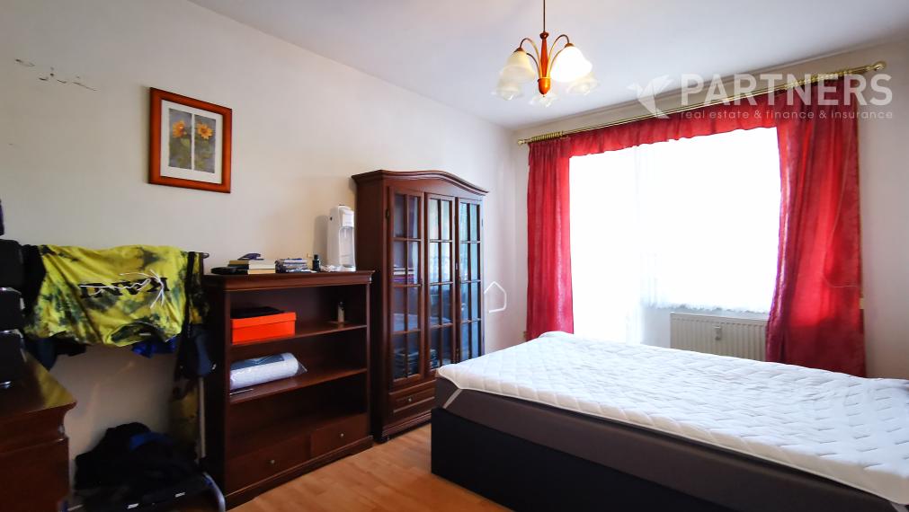 VLASTNÁ TERASA ! POD ZÁHRADAMI, BRATISLAVA - DÚBRAVKA, 4i veľký byt. 142m2, príjemné prostredie / OR