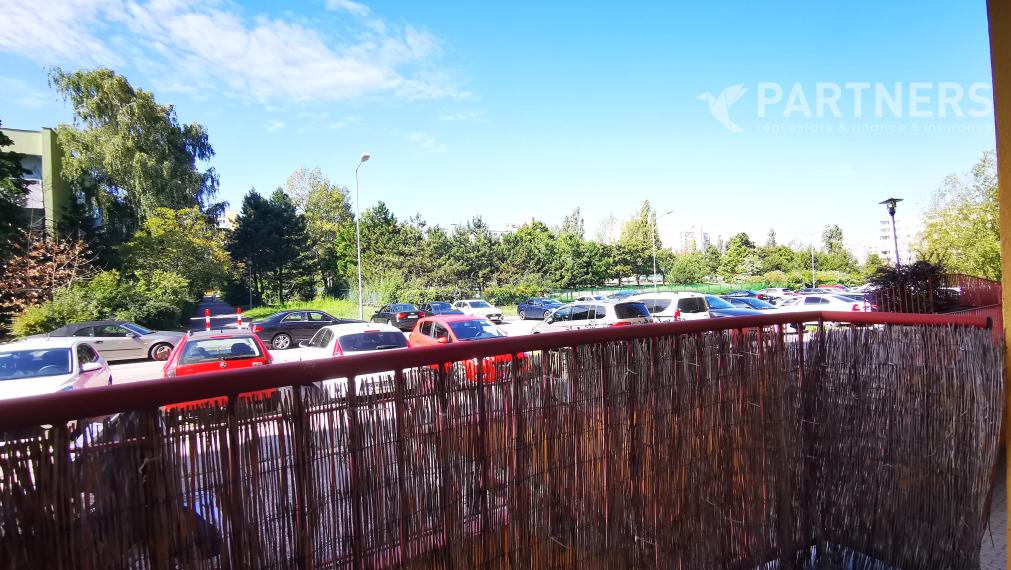 VLASTNÁ TERASA ! POD ZÁHRADAMI, BRATISLAVA - DÚBRAVKA, 4i veľký byt. 142m2, príjemné prostredie / OR