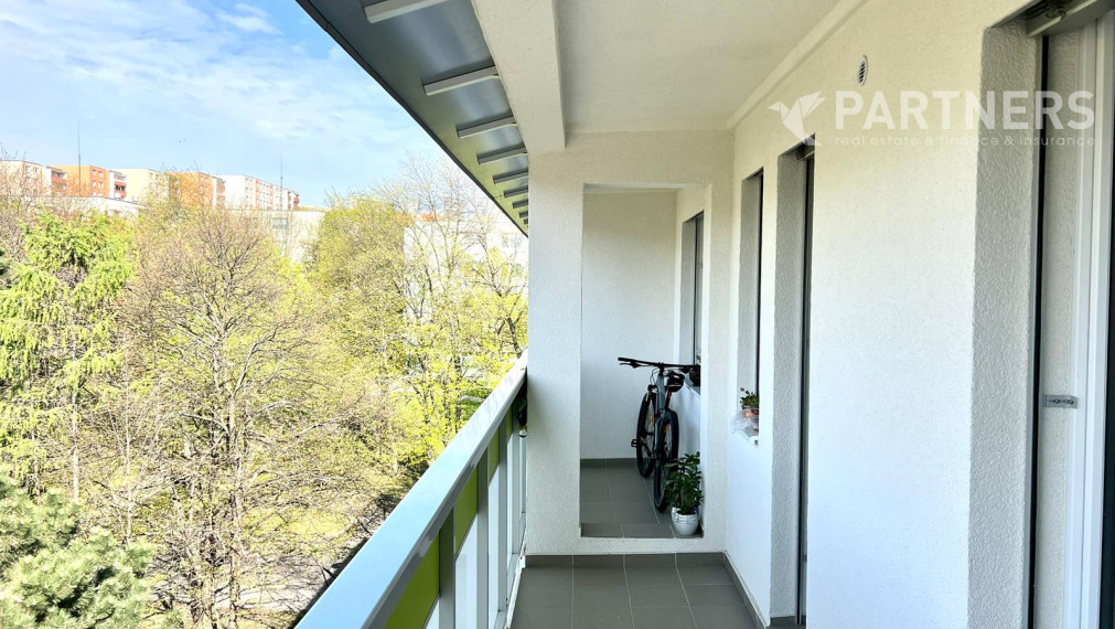 PREDAJ 4I BYTU S VEĽKOU LOGGIOU V KRÁSNOM PROSTREDÍ ! NEMČÍKOVA ul., DÚBRAVKA, az