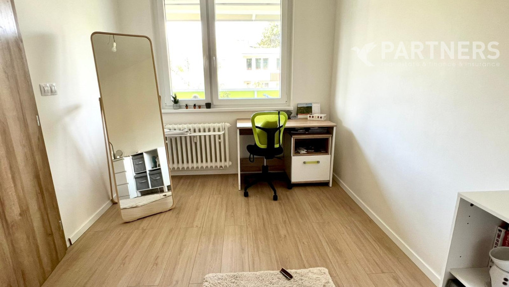 PREDAJ 4I BYTU S VEĽKOU LOGGIOU V KRÁSNOM PROSTREDÍ ! NEMČÍKOVA ul., DÚBRAVKA, az