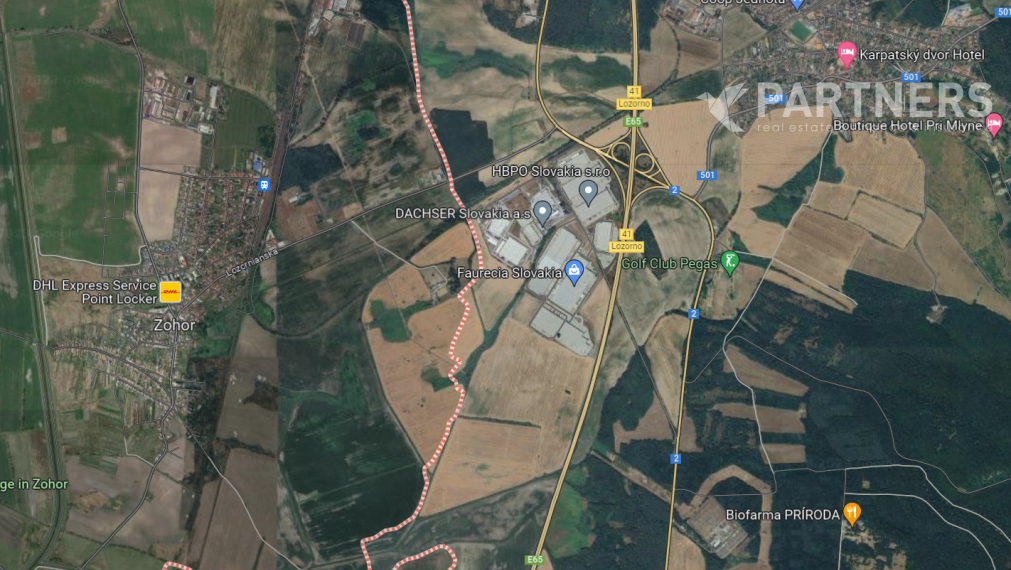 ZÁHRADA 400 m2 S PRÍSTUPOM AUTOM ! ZOHOR, elektrina, rovina, oplotená