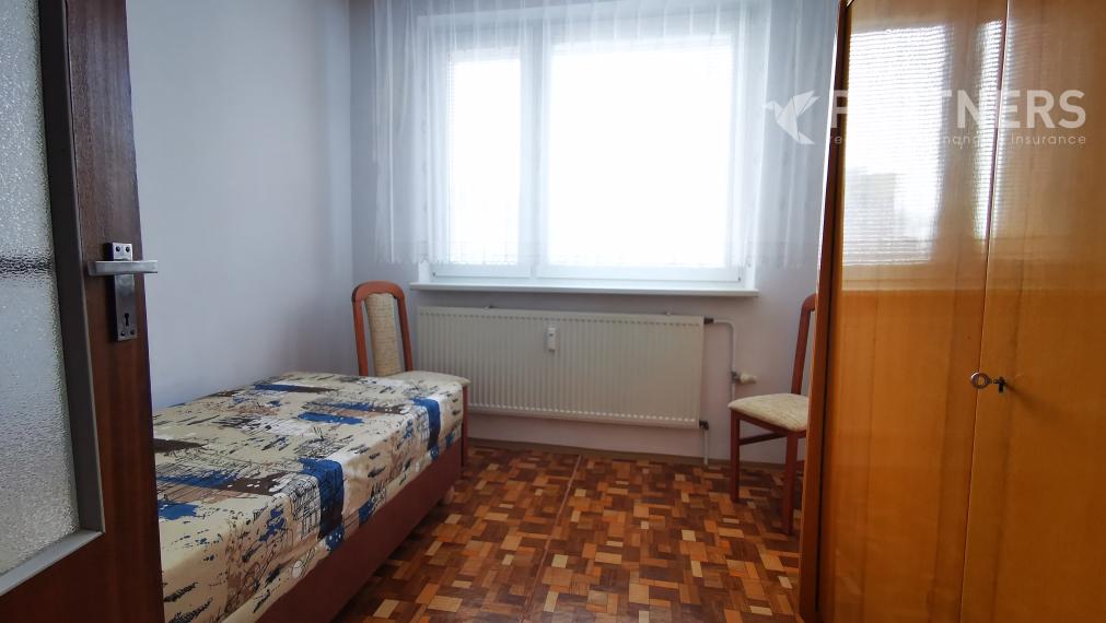 NEPRIECHODNÉ IZBY ! LENARDOVA 12, BRATISLAVA - PETRŽALKA, 3i byt. 64,5m2, príjemné prostredie / OR