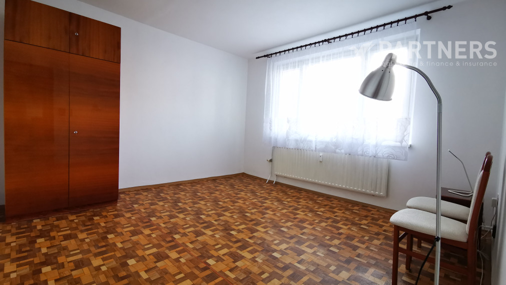 NEPRIECHODNÉ IZBY ! LENARDOVA 12, BRATISLAVA - PETRŽALKA, 3i byt. 64,5m2, príjemné prostredie / OR