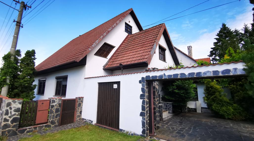 HOT PONUKA ! PLAVECKÝ ŠTVRTOK, 7i RODINNÝ DOM, 274 m², príjemné prostredie, záhrada s bazénom, or