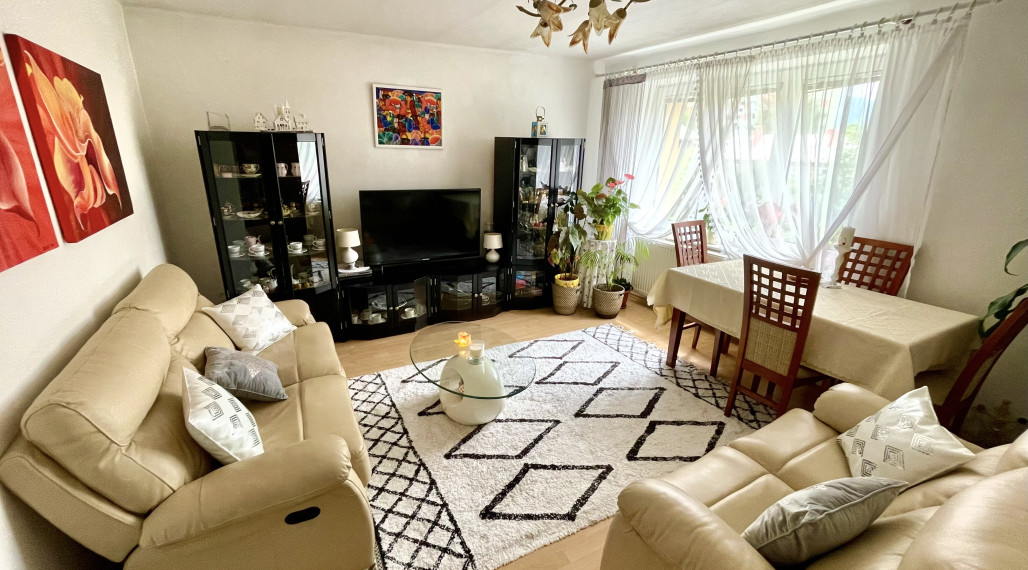 Kysucké Nové Mesto CENTRUM - Útulný 3 izbový byt aj s parkovacím státím v tehlovom bytovom dome! zj