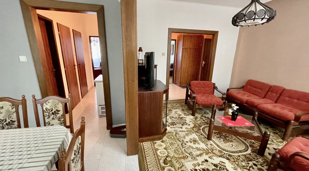 RAČIANSKE MÝTO, PRIESTRANNÝ 3 izb. BYT v tehlovom bytovom dome! zj