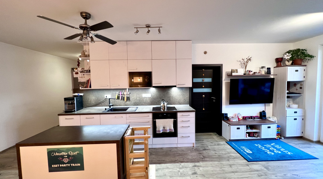 !REZERVOVANÉ! KRAMÁRE! 3i BYT S VEĽKOU LOGGIOU, NOVOSTAVBA,az