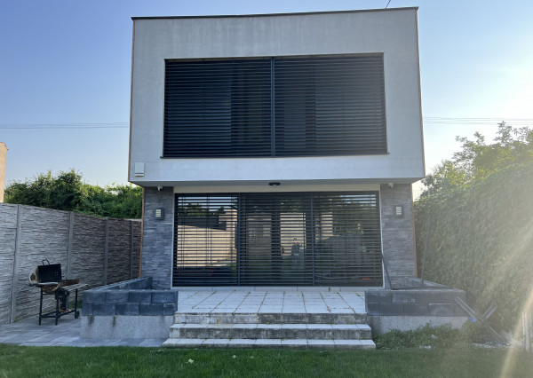 NOVOSTAVBA SKOLAUDOVANÉHO 4i RD V RUŽINOVE - OBLASŤ DOMOVÉ ROLE! az