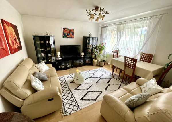 Kysucké Nové Mesto CENTRUM - Útulný 3 izbový byt aj s parkovacím státím v tehlovom bytovom dome! zj