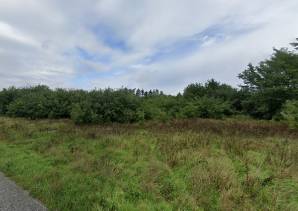 ZÁHRADA 400 m2 S PRÍSTUPOM AUTOM ! ZOHOR, elektrina, rovina, oplotená